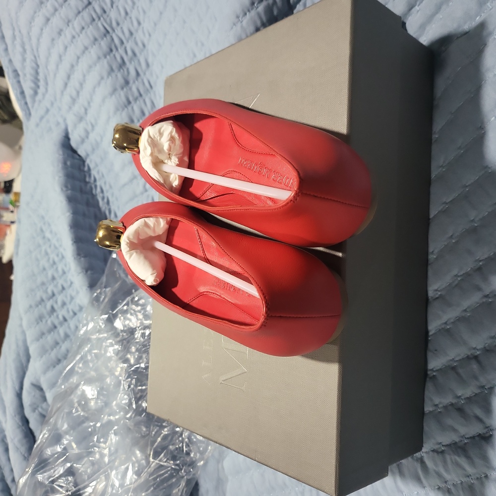 Shoes - Picture 4 of 4